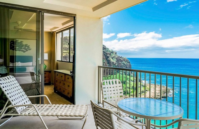 2-Bedroom Oceanfront Condo w/ Private Lanai