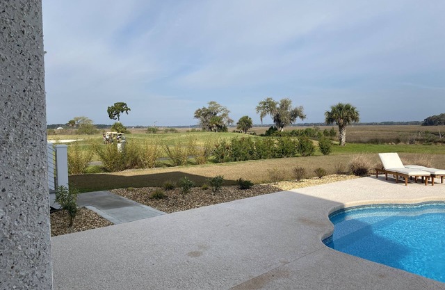 VILLA, PISCINA, MARSH, GOLF Y VISTAS AL AGUA