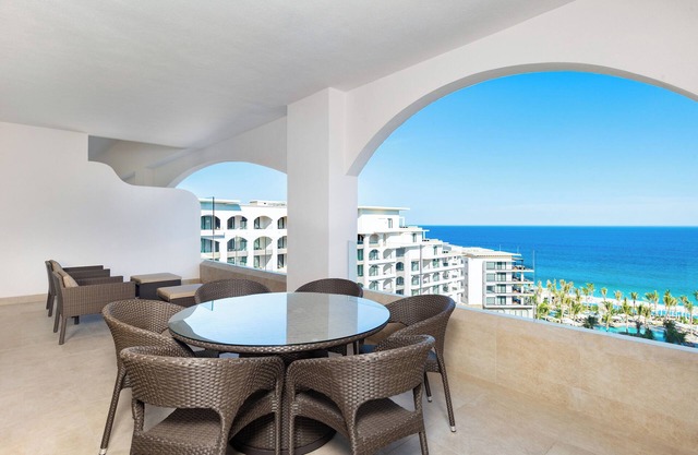 2 Bedroom unit at Villa la Valencia with Stunning Views