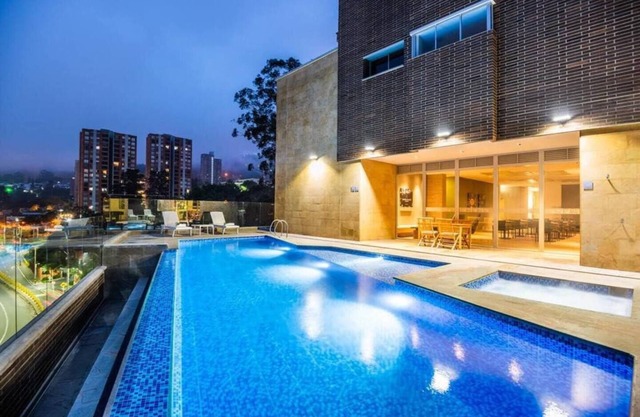 2 Bedrooms 2 Bathrooms