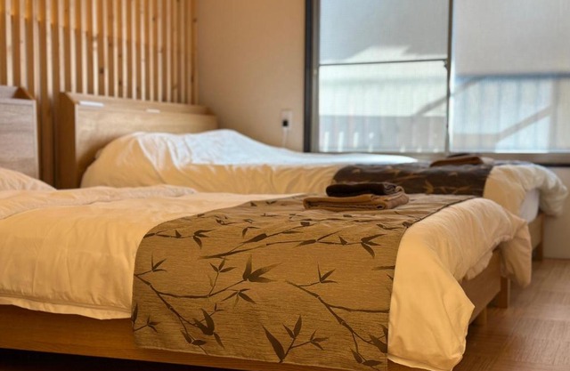 2 Bedrooms Chalets In Osaka