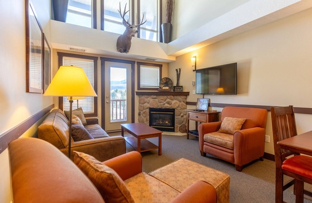 Hot Tub, Pool & Steam Room | Mountain Views