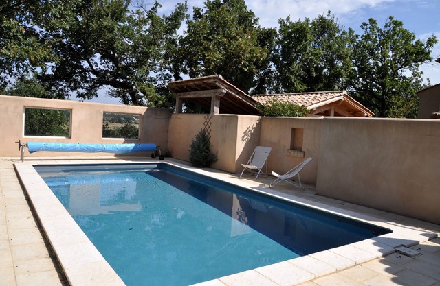 2 CASAS Gran jardín-Piscina -Jacuzzi -10 PERSONAS