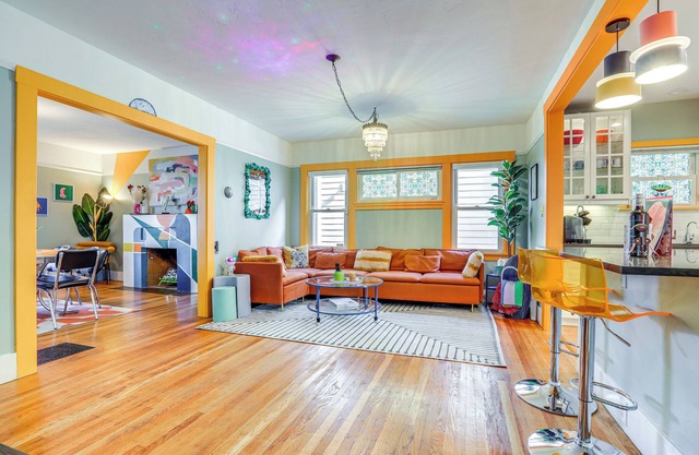 2 Mi to Golden 1 Center: Historic Home w/ Deck!
