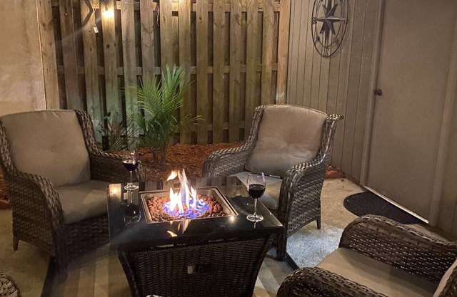2 miles to UNCW, 5 miles to the beach & the best central location in town!