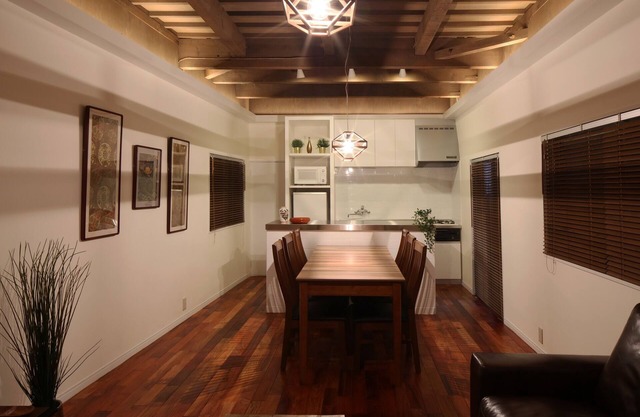 2 minutos a pie desde la estación más cercana 駅6 minutos en tren a USJ y Umeda. Una hermosa casa recién renovada.