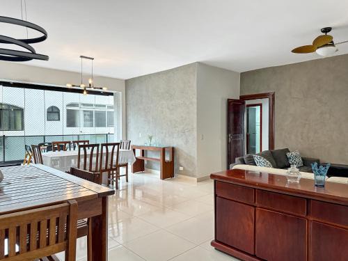 2 Qts 1 Suite AC Barbecue Pool Beach