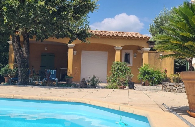 32m 2 habitaciones independientes - muy tranquilo en el campo de Barbaroux en Brignoles