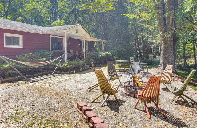 Rústica 3BR Asheville Cabina w / Natación Estanque