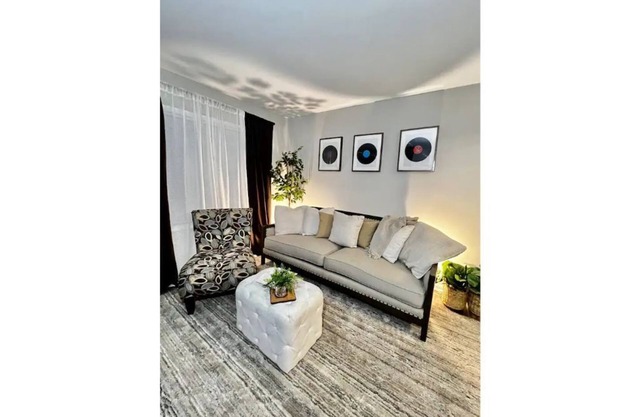 20 min to ATL 2BD 2 Story Townhouse