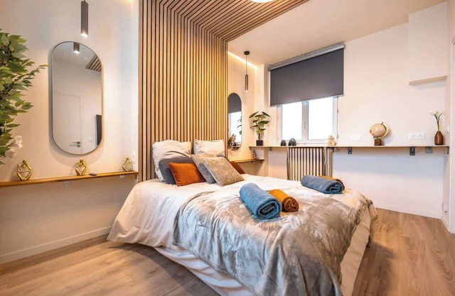 20D-Renovated apartment walking distance to Paris