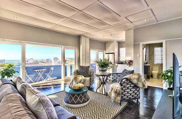 21 Cheviot Place, Green Point