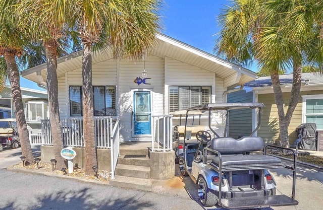 219 Squid Lane -3 Bedrooms - Includes 2 Golf Cart & Beach Chairs
