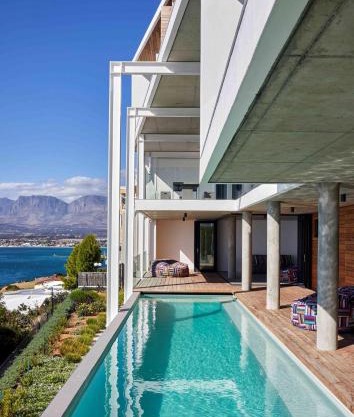 '22 Protea' - Luxury, Style and Elegance - Sleeps 12 in 6 En-suite Bedrooms