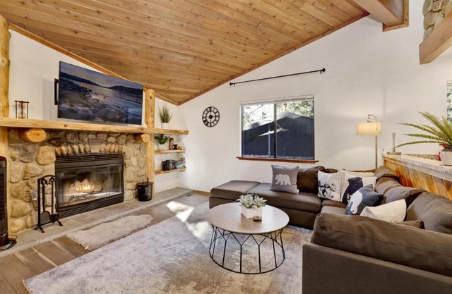 2210-Sherwood Chalet chalet