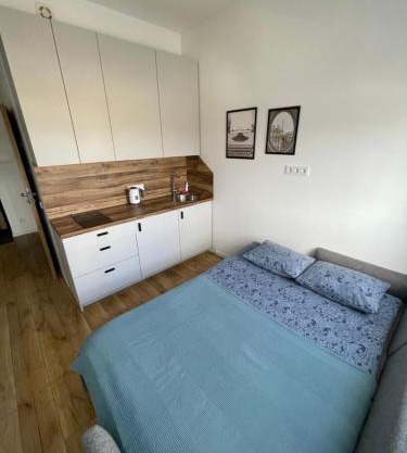 25 Airport Apartment