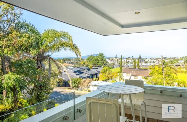 Seaview Haven in Castor Bay