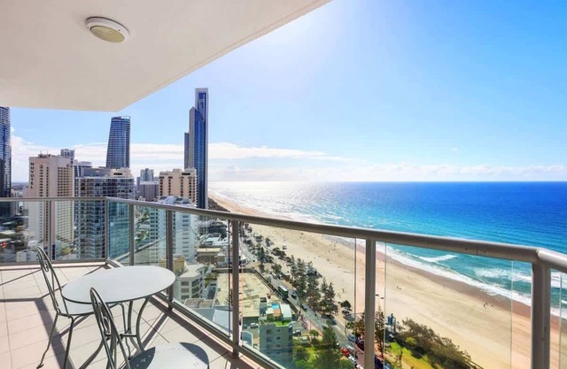 2 BEDROOM 2 BATHROOM HIGH FLOOR VIEWS OF THE OCEAN, CITY SKYLINE & HINTERLAND