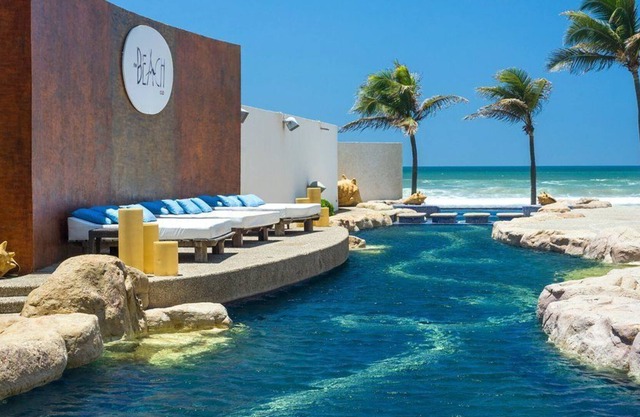 Resort de 2 estrellas de 5 estrellas frente a la playa con río lento, parque acuático y excelente paquete de golf