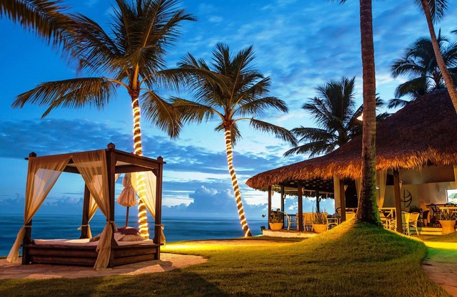 2BD guest-friendly condo in luxury beachfront resort, steps from everything
