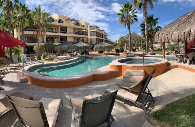 2Bdr Hidden Gem Condo w/Pool