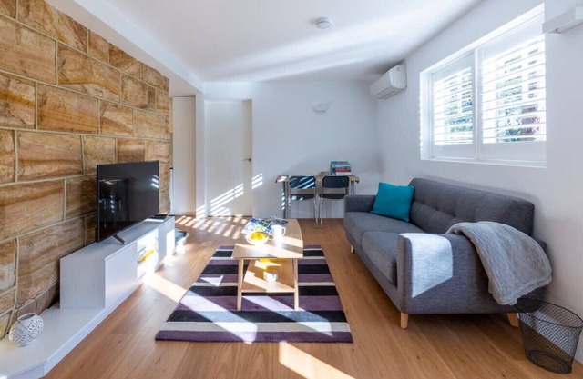 2BDR Brand New Apt/Moments from Rnsh & St Leonards