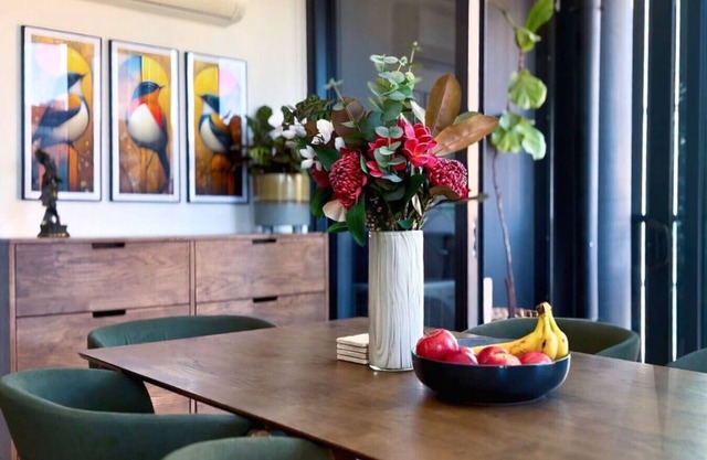 2Bed Apt - Collingwood Charm