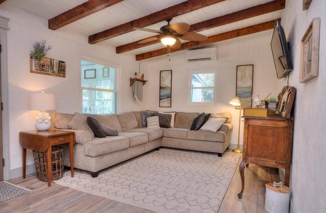 2BR/1BA House - Dog Friendly, Fenced Yard, Walk to Beach/Fishing, Sleeps 6