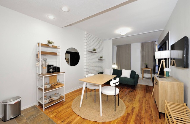 1BR Apartment Near Times Square!