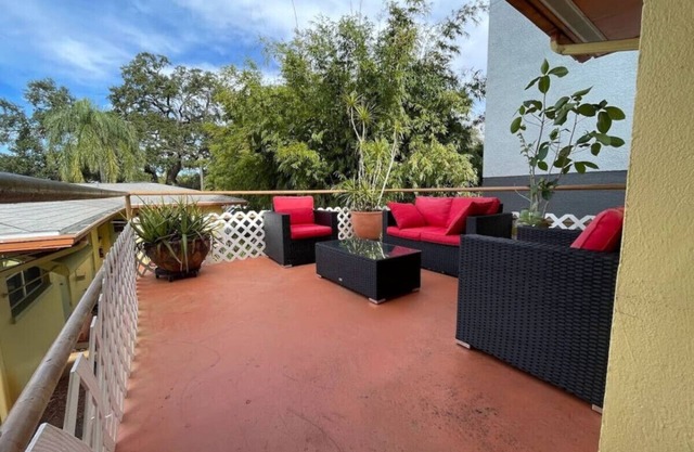 236C) 2BR Apt at Crescent Lake!