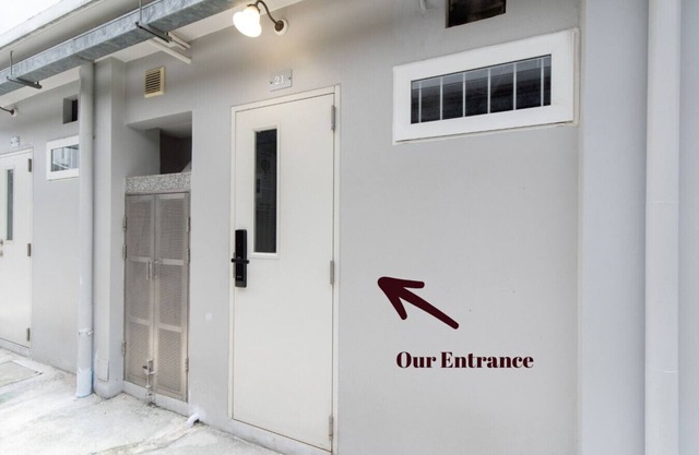 2 BR 1BA Home In Yaowarat- 5 Min MRT - Nivas Wanit