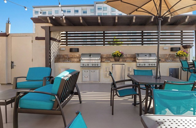Suite cómoda a pasos de Disneyland con piscina y WiFi en el resort
