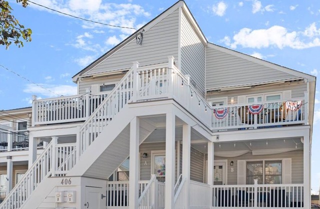2Br Condo in Wildwood with beautiful bay views by Schooner Island Marina!