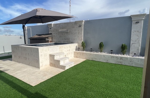2Br Condo with Rooftop Terrace and Jacuzzi/Pool