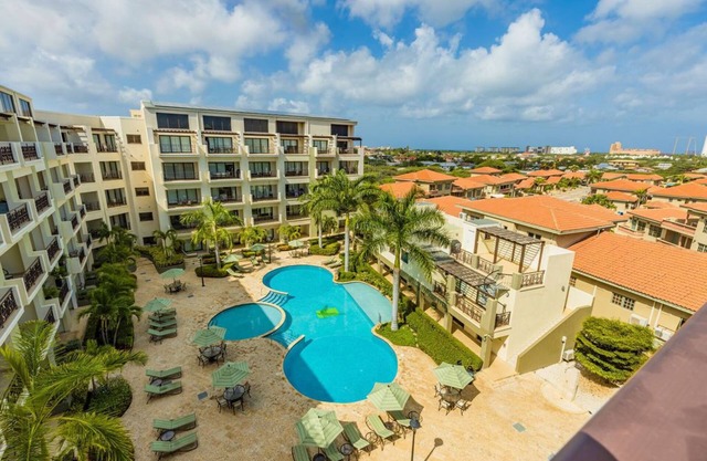2BR Duplex @ PalmAruba Condos w/ Great Location