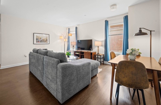 2BR in Downtown Boston 6889
