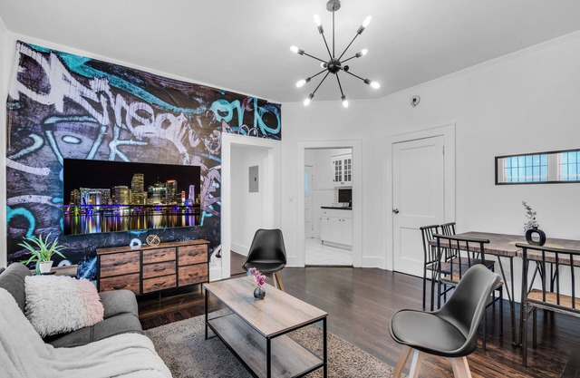 2BR in Edgewater + Free Parking, 12min to Ocean #6