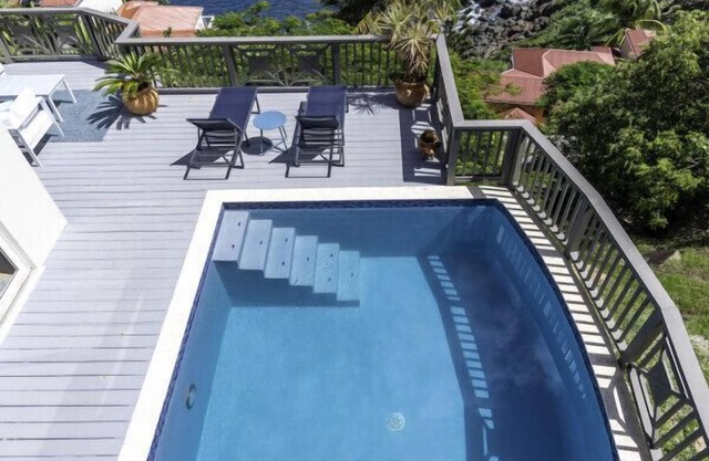 Serene Luxury at Whale Watch – Your Island Oasis