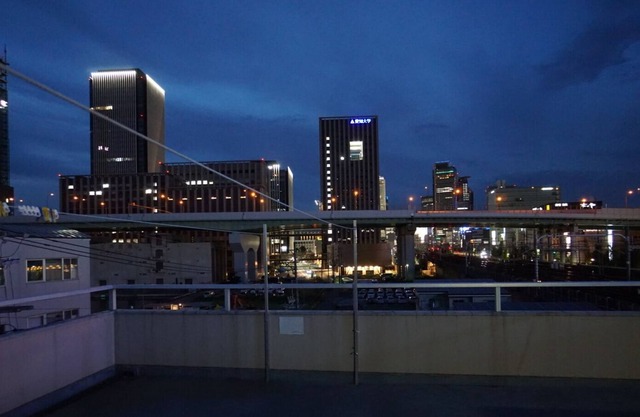 2H. Estación de Nagoya / parada de autobús 3 minutos / Grandes almacenes Meitetsu / Takashimaya / farmacia / tienda de conveniencia 4 puntos / estacionamiento gratuito / 4 familia / habitación doble