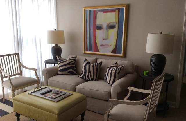 3 Bd / 3 Ba situado en las inmediaciones del Mercado y de alta Universidad Point