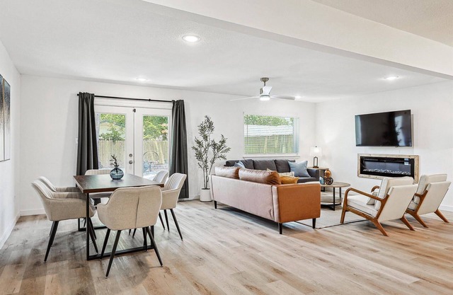 3-BD - Fully Remodeled, Convenient & Spacious
