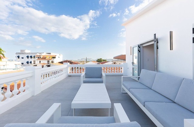 This penthouse is a 3 bedroom(s), 3 bathrooms, located in Casco Viejo, Panama.