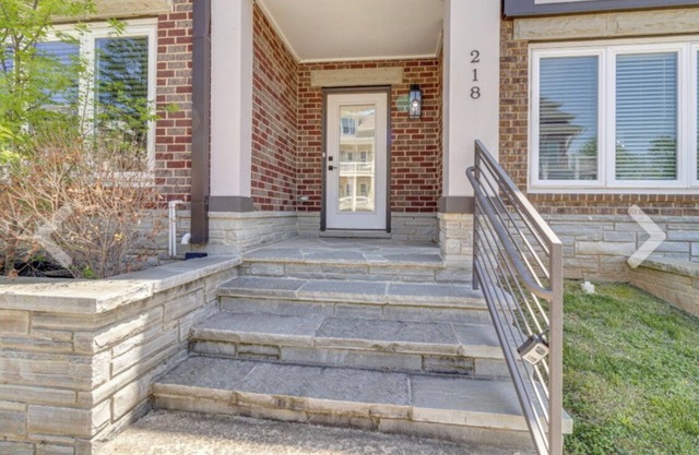 3-bdrm Nashville townhome - steps to lake & 20 min to Downtown Nashville