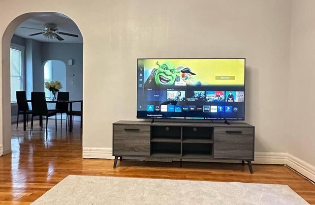 1 Soothing 3-bedroom apartment with AC in Utica