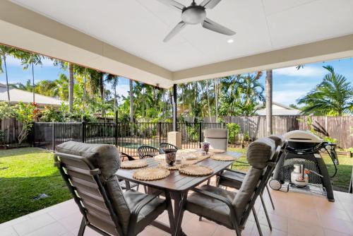 3-Bed Family Home with Pool & BBQ by the Beach