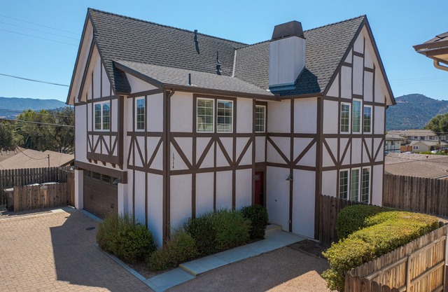 El centro de Solvang 3 habitaciones 2. 5 baños Casa danesa con encanto