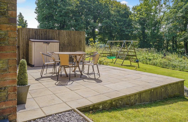 Alojamiento de 3 habitaciones en Pen-clawdd