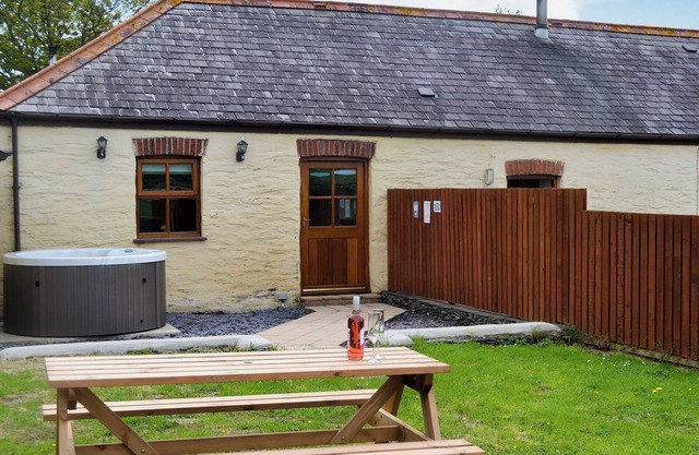 Alojamiento de 3 habitaciones en Llanynghenedl, near Holyhead