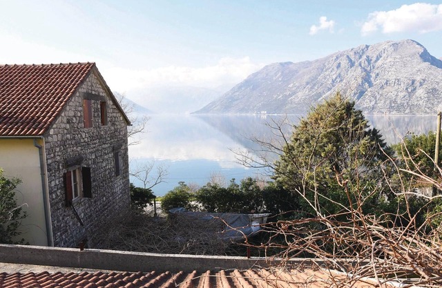 Casa acogedora en Dobrota con cocina
