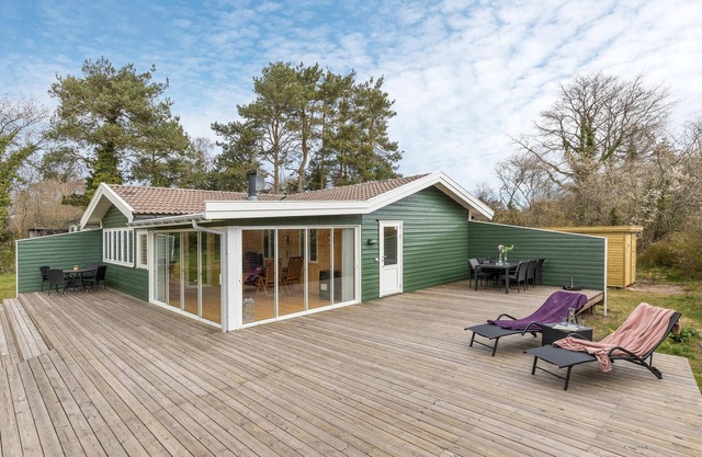 Hermosa casa de 3 habitaciones en Nexø